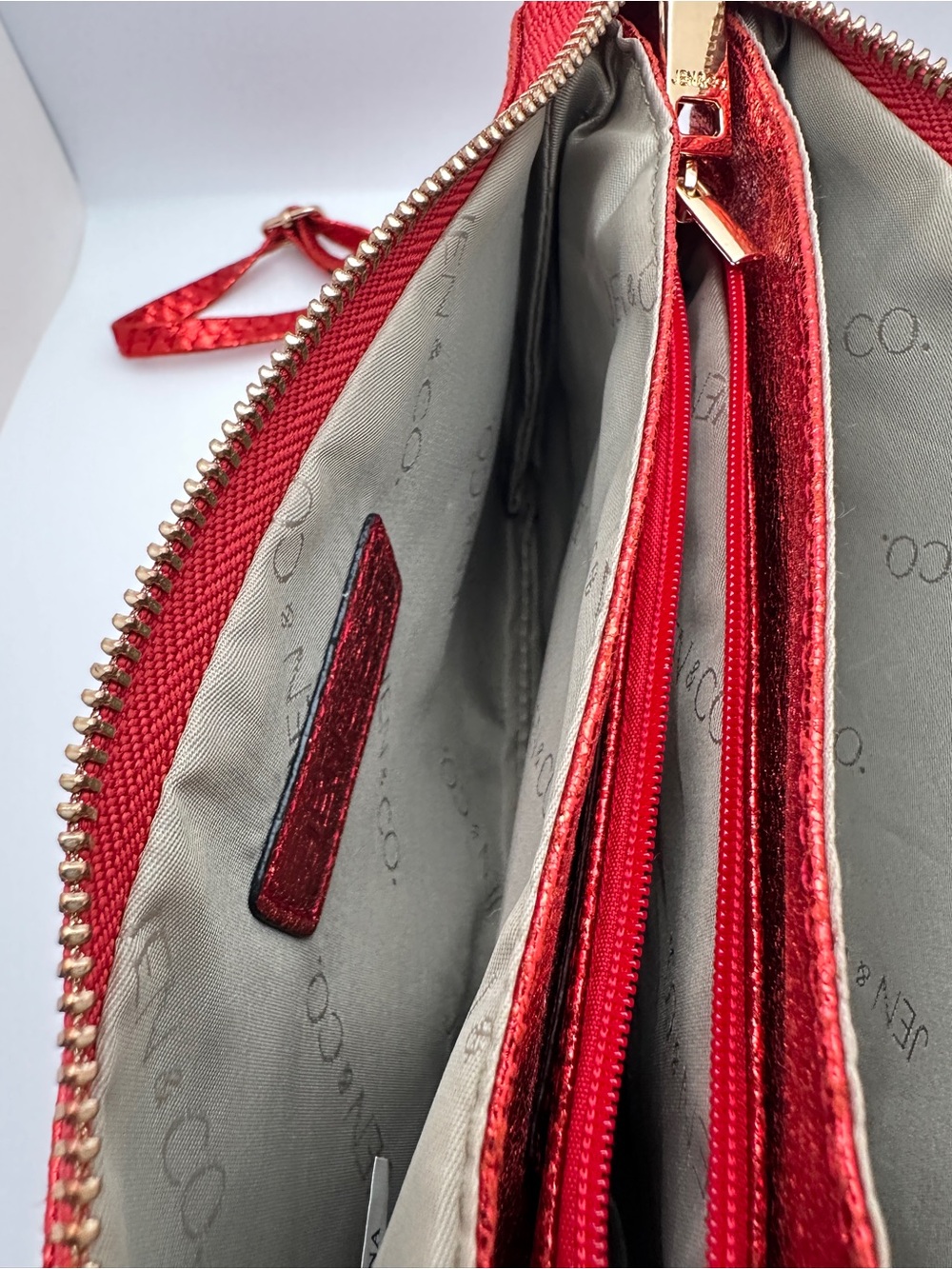 Jen & Co Metallic Red Vegan Leather Crossbody bag wristlet Clutch - Picture 3 of 11